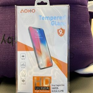 iPhone 13(6.1)privacy tempered glass screen protector